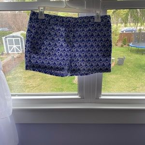 White and blue vinyard vines shorts